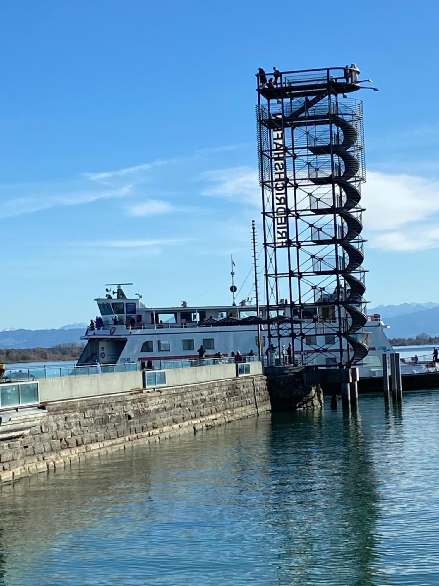 Cityapartment Direkt Am Hafen Friedrichshafen Luaran gambar